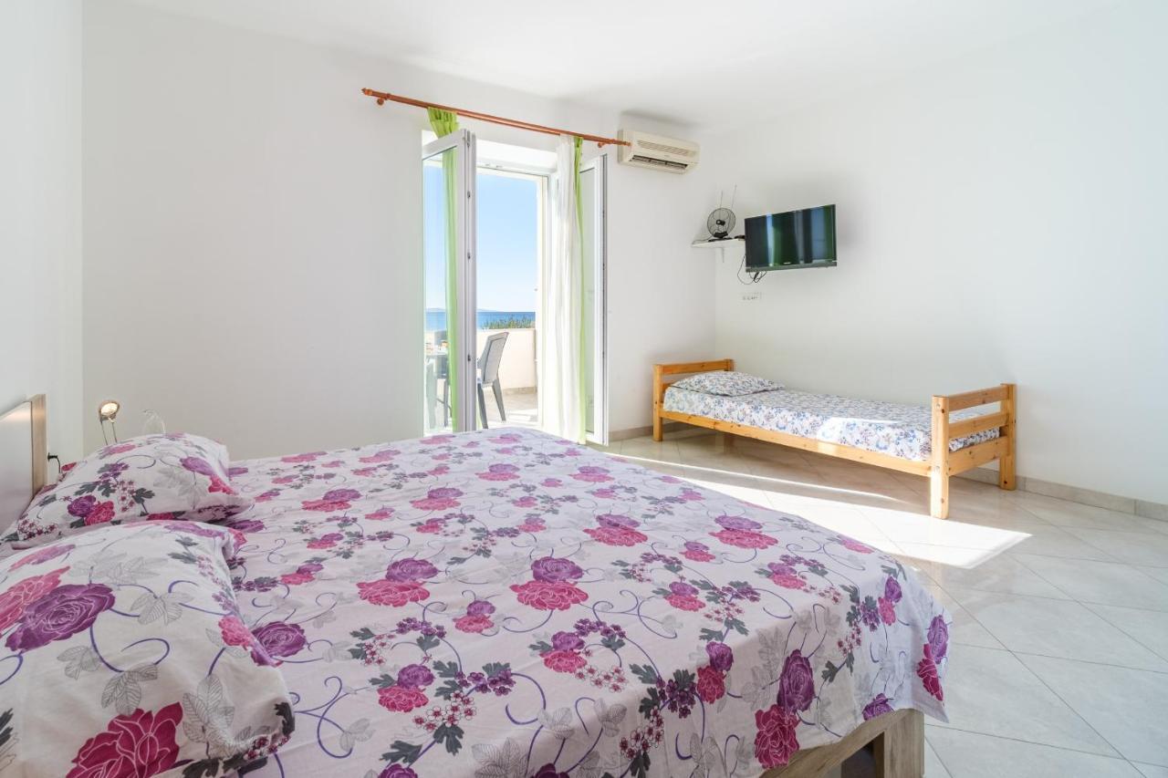 Beach Paradise Apartments Podstrana Bagian luar foto