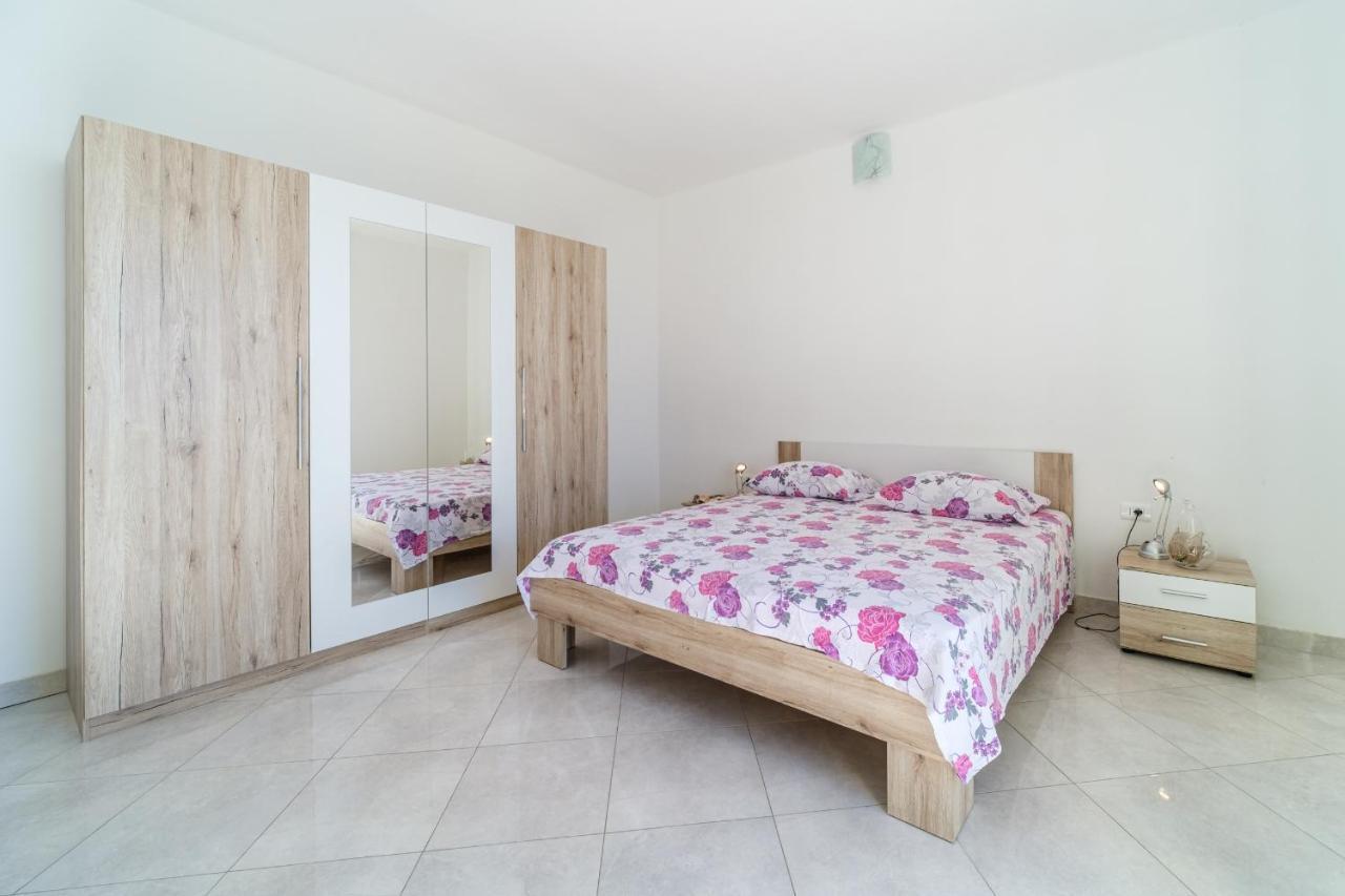 Beach Paradise Apartments Podstrana Bagian luar foto